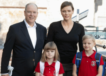 Jacques et Gabriella de Monaco : grand jour pour les jumeaux de Charlene, plus maigre que jamais