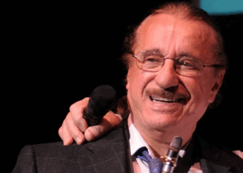 Le chanteur et musicien Michel Cassez, dernier des Compagnons de la chanson, est mort à 93 ans