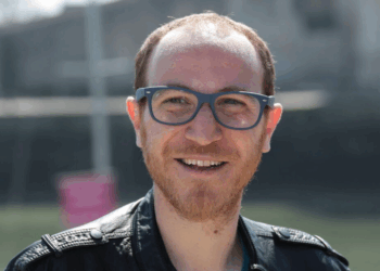 Marius Colucci, le fils de Coluche, s'est marié ! Qui est Sarah, sa compagne avec qui il s'est installé dans un petit village ? 8 Marius Colucci, le fils de Coluche, s'est marié ! Qui est Sarah, sa compagne avec qui il s'est installé dans un petit village ? Marius Colucci, le fils de Coluche, s’est marié ! Qui est Sarah, sa compagne avec qui il s’est installé dans un petit village ?