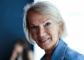 "Il a essayé de me séduire…" : Brigitte Lahaie fait des révélations sur sa relation méconnue avec Alain Delon 3 "Il a essayé de me séduire…" : Brigitte Lahaie fait des révélations sur sa relation méconnue avec Alain Delon « Il a essayé de me séduire… » : Brigitte Lahaie fait des révélations sur sa relation méconnue avec Alain Delon