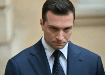 Jordan Bardella médusé par les révélations de ses proches sur sa vie privée, "Ils sont excessifs" 2 Jordan Bardella médusé par les révélations de ses proches sur sa vie privée, "Ils sont excessifs" Jordan Bardella médusé par les révélations de ses proches sur sa vie privée, « Ils sont excessifs »