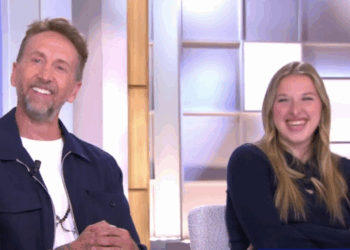 « T’es en couple avec Pierre ou pas ? » : face à Héléna, Alex Ramires ose la question que tout le monde se pose