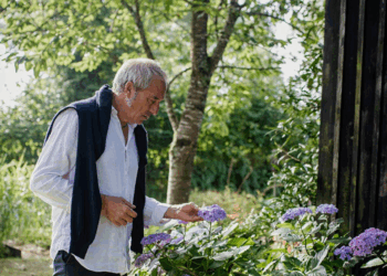Stéphane Marie (64 ans) ouvre les portes de son superbe jardin situé en Normandie, voici quand vous pouvez le visiter