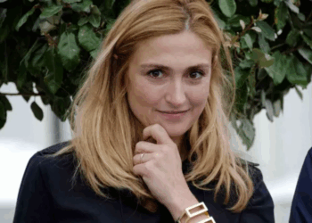 Julie Gayet trempée dans un scandale financier ? Ces SMS perso qui font tiquer les enquêteurs