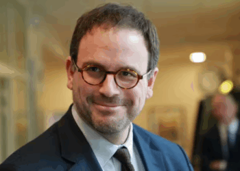 Atteint d'un cancer, l'ex-ministre de la Santé Aurélien Rousseau revendique "le risque de l'impudeur" pour alerter 14 Atteint d'un cancer, l'ex-ministre de la Santé Aurélien Rousseau revendique "le risque de l'impudeur" pour alerter Atteint d’un cancer, l’ex-ministre de la Santé Aurélien Rousseau revendique « le risque de l’impudeur » pour alerter