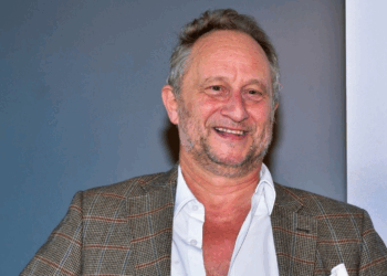 "J’ai trop la trouille" : À 60 ans, Benoît Poelvoorde se confie sans détour sur sa vie sans enfant 9 "J’ai trop la trouille" : À 60 ans, Benoît Poelvoorde se confie sans détour sur sa vie sans enfant « J’ai trop la trouille » : À 60 ans, Benoît Poelvoorde se confie sans détour sur sa vie sans enfant