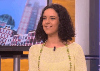 Manon Aubry, députée européenne : « Emmanuel Macron choisit de défendre les grands patrons plutôt que ceux qu’ils exploitent » 7 Manon Aubry, députée européenne : « Emmanuel Macron choisit de défendre les grands patrons plutôt que ceux qu’ils exploitent » Manon Aubry, députée européenne : « Emmanuel Macron choisit de défendre les grands patrons plutôt que ceux qu’ils exploitent »