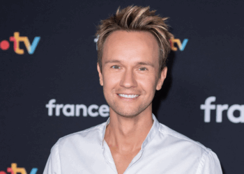 Cyril Féraud en deuil: la chaîne dévastée par la disparition d’une figure du jeu télé