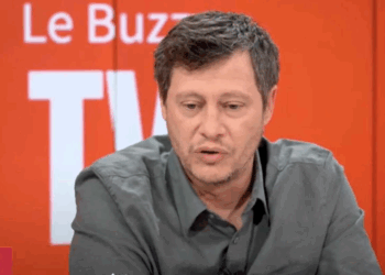 Jonathan Dassin : à combien s'élèvent les royalties qu'il touche chaque mois pour les chansons de son père, Joe Dassin 2 Jonathan Dassin : à combien s'élèvent les royalties qu'il touche chaque mois pour les chansons de son père, Joe Dassin Jonathan Dassin : à combien s’élèvent les royalties qu’il touche chaque mois pour les chansons de son père, Joe Dassin