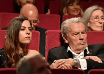 Pourquoi la fille d'Alain Delon devra finalement payer ses droits de succession en France 1 Pourquoi la fille d'Alain Delon devra finalement payer ses droits de succession en France Pourquoi la fille d’Alain Delon devra finalement payer ses droits de succession en France