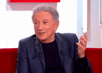 Michel Drucker amer : cette journaliste en vue le snobe et il l’a en travers de la gorge 4 Michel Drucker amer : cette journaliste en vue le snobe et il l’a en travers de la gorge Michel Drucker amer : cette journaliste en vue le snobe et il l’a en travers de la gorge