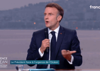 "C'est nul ce que vous faites !" : Vives tensions entre Hugo Clément et Emmanuel Macron sur France 2 (VIDEO) 15 "C'est nul ce que vous faites !" : Vives tensions entre Hugo Clément et Emmanuel Macron sur France 2 (VIDEO) « C’est nul ce que vous faites ! » : Vives tensions entre Hugo Clément et Emmanuel Macron sur France 2 (VIDEO)