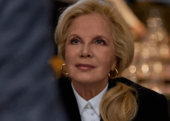 Sylvie Vartan : « J'ai su que c'était fini, un coup de couteau dans ma vie » Ses douloureuses confessions 10 Sylvie Vartan : « J'ai su que c'était fini, un coup de couteau dans ma vie » Ses douloureuses confessions Sylvie Vartan : « J’ai su que c’était fini, un coup de couteau dans ma vie » Ses douloureuses confessions