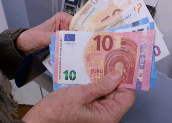 Combien d’argent faut-il vraiment laisser sur son compte courant ? 15 Combien d’argent faut-il vraiment laisser sur son compte courant ? Combien d’argent faut-il vraiment laisser sur son compte courant ?