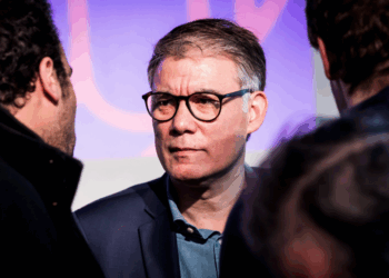 Sommé par LFI de s’excuser pour Guedj, Faure appelle « tous ces gens à prendre une douche froide »