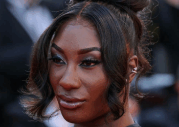 Aya Nakamura brutalement honnête sur la religion : “Je pense que la France…” 2 Aya Nakamura brutalement honnête sur la religion : “Je pense que la France…” Aya Nakamura brutalement honnête sur la religion : “Je pense que la France…”