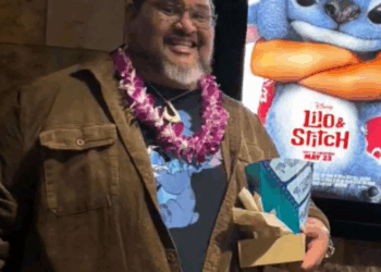 Disparition de David Hekili Kenui Bell : l'acteur de Lilo & Stitch s'est éteint à 46 ans 11 Disparition de David Hekili Kenui Bell : l'acteur de Lilo & Stitch s'est éteint à 46 ans Disparition de David Hekili Kenui Bell : l’acteur de Lilo & Stitch s’est éteint à 46 ans
