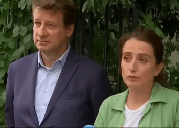 Présidentielle : Jadot appelle Tondelier à ne pas entretenir « l’ambiguïté d’une candidature unique de la gauche » avec Mélenchon 17 Présidentielle : Jadot appelle Tondelier à ne pas entretenir « l’ambiguïté d’une candidature unique de la gauche » avec Mélenchon Présidentielle : Jadot appelle Tondelier à ne pas entretenir « l’ambiguïté d’une candidature unique de la gauche » avec Mélenchon