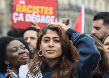 Cet échange entre Rima Hassan et Laurent Wauquiez donne le ton de la future commission sur LFI 15 Cet échange entre Rima Hassan et Laurent Wauquiez donne le ton de la future commission sur LFI Cet échange entre Rima Hassan et Laurent Wauquiez donne le ton de la future commission sur LFI