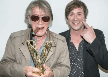 Jacques Dutronc bientôt délogé de son repaire corse ? Sa maison de Monticello a changé de propriétaire 12 Jacques Dutronc bientôt délogé de son repaire corse ? Sa maison de Monticello a changé de propriétaire Jacques Dutronc bientôt délogé de son repaire corse ? Sa maison de Monticello a changé de propriétaire