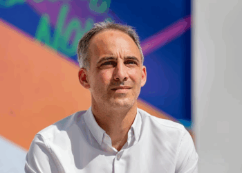 A deux ans de la présidentielle, Raphaël Glucksmann présente sa "vision pour la France" 11 A deux ans de la présidentielle, Raphaël Glucksmann présente sa "vision pour la France" A deux ans de la présidentielle, Raphaël Glucksmann présente sa « vision pour la France »