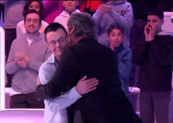 "Je suis obligé d’interrompre l’émission" : Jean-Luc Reichmann reçoit une demande particulière dans Les 12 coups de midi face à Émilien 15 "Je suis obligé d’interrompre l’émission" : Jean-Luc Reichmann reçoit une demande particulière dans Les 12 coups de midi face à Émilien « Je suis obligé d’interrompre l’émission » : Jean-Luc Reichmann reçoit une demande particulière dans Les 12 coups de midi face à Émilien