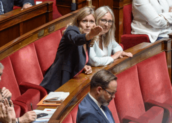 Yaël Braun-Pivet veut redonner des postes au Rassemblement national (et au Modem) à l’Assemblée 10 Yaël Braun-Pivet veut redonner des postes au Rassemblement national (et au Modem) à l’Assemblée Yaël Braun-Pivet veut redonner des postes au Rassemblement national (et au Modem) à l’Assemblée