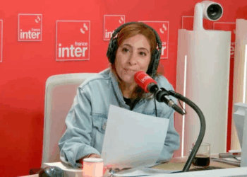 "Toi aussi t'es allé voir un psy ?" : énorme malaise pour Léa Salamé après sa question osée à un enfant 3 "Toi aussi t'es allé voir un psy ?" : énorme malaise pour Léa Salamé après sa question osée à un enfant « Toi aussi t’es allé voir un psy ? » : énorme malaise pour Léa Salamé après sa question osée à un enfant