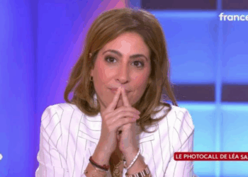Léa Salamé : on sait ENFIN ce qui l’a convaincue d’accepter le 20h et c’est simple comme bonjour