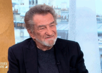 Eddy Mitchell, affaibli, ne sort plus de chez lui : les coulisses de sa vie recluse dans le XVIe à Paris
