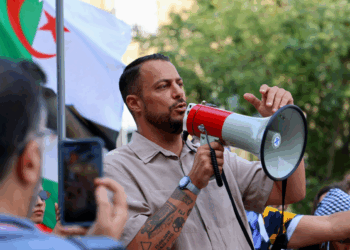 «On se torche avec votre avis» : LFI critiquée pour avoir recadré Sébastien Delogu sur l’Algérie