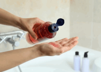 Adieu les produits chimiques : découvrez la recette du gel douche 100 % maison !