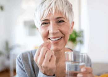 Ménopause : pourquoi prendre des compléments alimentaires ?