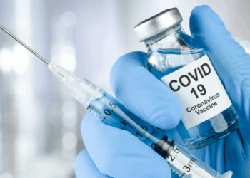 Vaccin contre le Covid-19 : quatre ans après, la liste des symptômes persistants s&rsquo;allonge