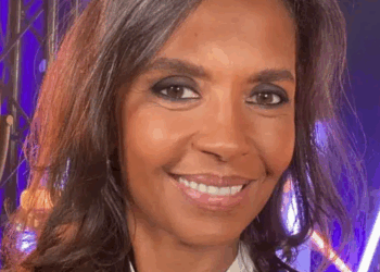 “J’ai un an et demi de traitement” : Karine Le Marchand évoque des soucis de santé après un examen médical