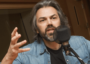 «Stupidité méprisante» : Laurent Joffrin épingle les railleries d’Aymeric Caron sur la Légion d’honneur