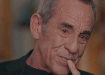 Thierry Ardisson : Julien Courbet choqué par la diffusion de son documentaire sur TF1 “Il n’est même pas enterré !”