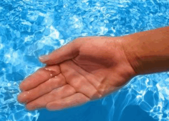 Les baignades en mer ou en piscine peuvent-elles provoquer des cystites ?