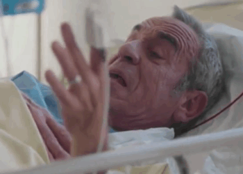 Thierry Ardisson en larmes sur son lit d’hôpital : ce moment intime capturé par Audrey Crespo-Mara