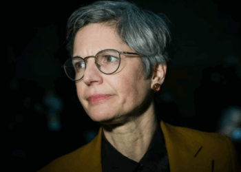 Blois : des tracteurs débarquent devant la permanence EELV après la polémique Sandrine Rousseau