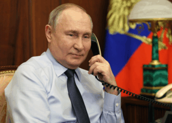 Vladimir Poutine : ce cadeau mégalo et gênant offert à un célèbre chanteur français