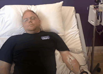 Un homme de 38 ans, pourtant en bonne santé, partage le seul symptôme du cancer de l’intestin qu’il avait remarqué — et ce n’était pas du sang dans les selles