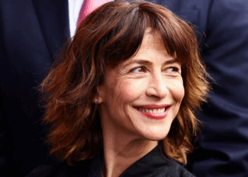 Sophie Marceau : Sa maison secondaire très champêtre dans un village de 236 habitants, une bulle de verdure à 1h15 de Paris