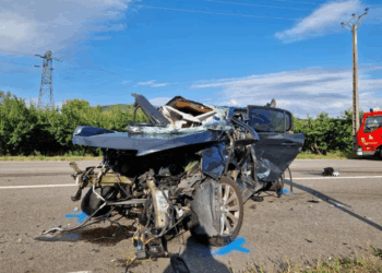 Deux enfants de deux et quatre ans perdent leurs parents dans un terrible accident de la route