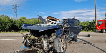Deux enfants de deux et quatre ans perdent leurs parents dans un terrible accident de la route