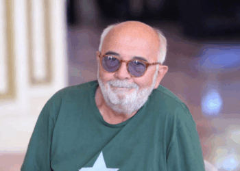 « Elle n&rsquo;a pas 15 ans… » : marié à une femme plus jeune, Gérard Jugnot met les choses au point