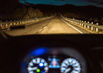 En pleine nuit, elle assiste à une scène atroce : elle n’hésite pas une seconde pour aider un être en détresse