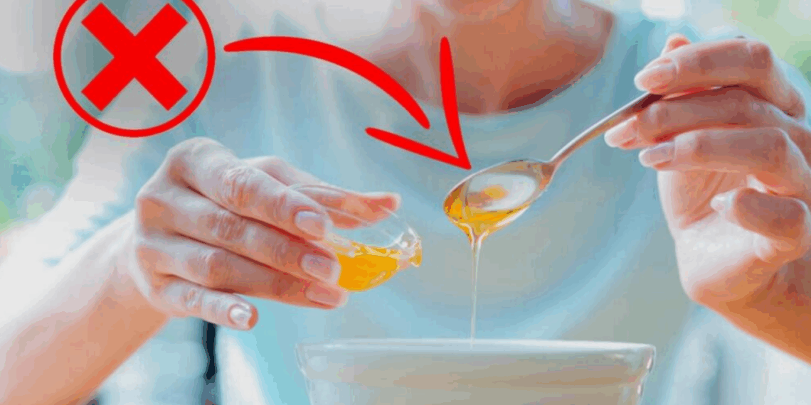 Ne plongez jamais une cuillère en métal dans un pot de miel