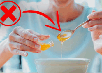 Ne plongez jamais une cuillère en métal dans un pot de miel