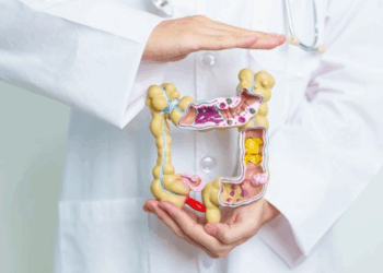 « Je croyais que j’allais exploser » : elle découvre un cancer du côlon en phase terminale après des mois d’erreurs médicales